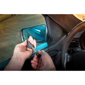 RESQPEN Safety Pen als Alternative zum Rettungshammer fr das Zertrmmern von Autoscheiben im Notfall mit Gurtschneider