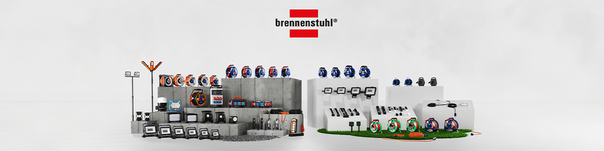 brennenstuhl Logo, darunter auf unterschiedlich großen Betonblöcken eine Produktauswahl