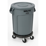 Rubbermaid Sparset Brute Abfalleimer 167 l mit Deckel und Transportroller bruchsicherer Abfallbehälter für Innen- und Außenbereiche