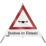 SafetyMarking Warnpyramide mit Symbol Drohne Faltsignal mit Text: Drohne im Einsatz