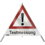 SafetyMarking Warnpyramide mit Symbol Ausrufezeichen Faltsignal mit Text: Testmessung