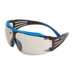 3M Schutzbrille SecureFit 400X die Dunklungsstufe der Gläser passt sich je nach Lichtverhältnis an