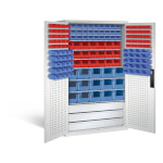 C+P Stahl-Magazin-Flügeltürschrank Serie 13 146 Sichtlagerkästen, 8 Einlegeböden und 3 Schubladen