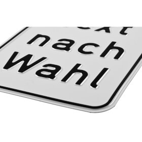 Individuell gefertigtes Aluminiumschild erhaben geprägt mit Text nach Wahl, max. 3 Zeilen mit jeweils 10 Zeichen