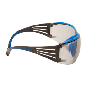 3M Schutzbrille SecureFit 400X die Dunklungsstufe der Gläser passt sich je nach Lichtverhältnis an