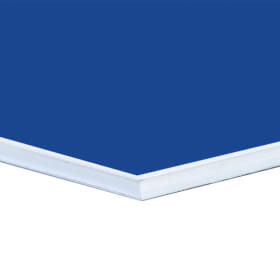 Individuell gefertigtes Parkplatzschild PVC-Hartschaumplatte 3,0 mm weiß, Ecken spitz, ohne Bohrung