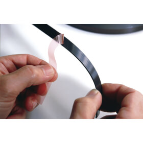 Befestigungsmaterial Schilderzubehör Magnetband PERMAFLEX 424, selbstklebend,