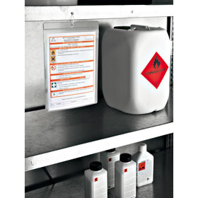 Durable Aushangtaschen DIN A4 mit Befestigungsöse und Überdeckklappe kaufen