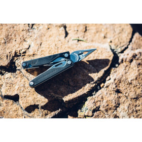 Leatherman Charge + 19 Werkzeuge mit Holster, 25 Jahre Garantie