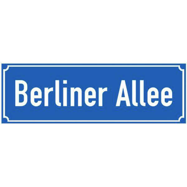 Nostalgie Strassennamenschild Mit Antiqua Rand Blau Weiss Gunstig Bestellen